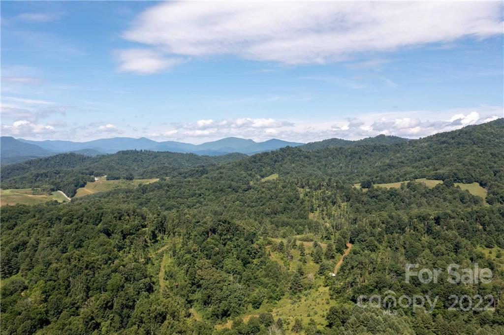 337 Bad Creek Rd., Bakersville, NC 28705