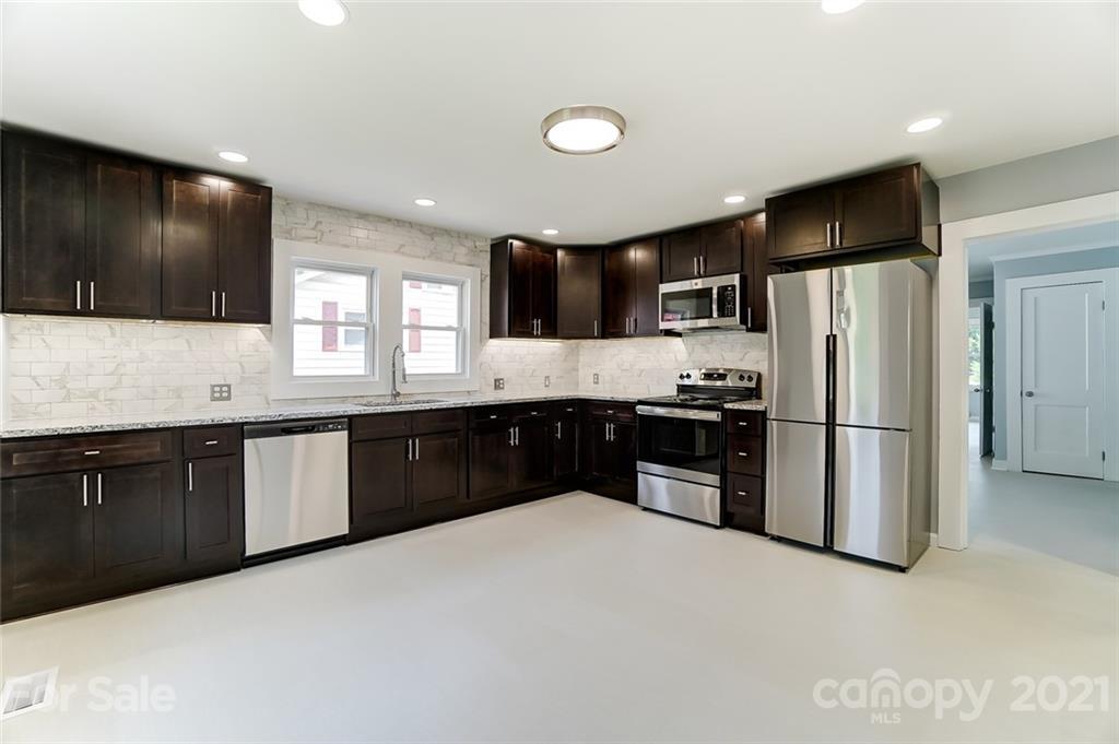 814 South Ridge Ave., Kannapolis, NC 28083