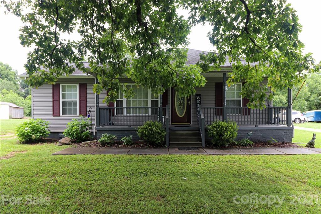 807 W Catawba Ave., Mount Holly, NC 28120