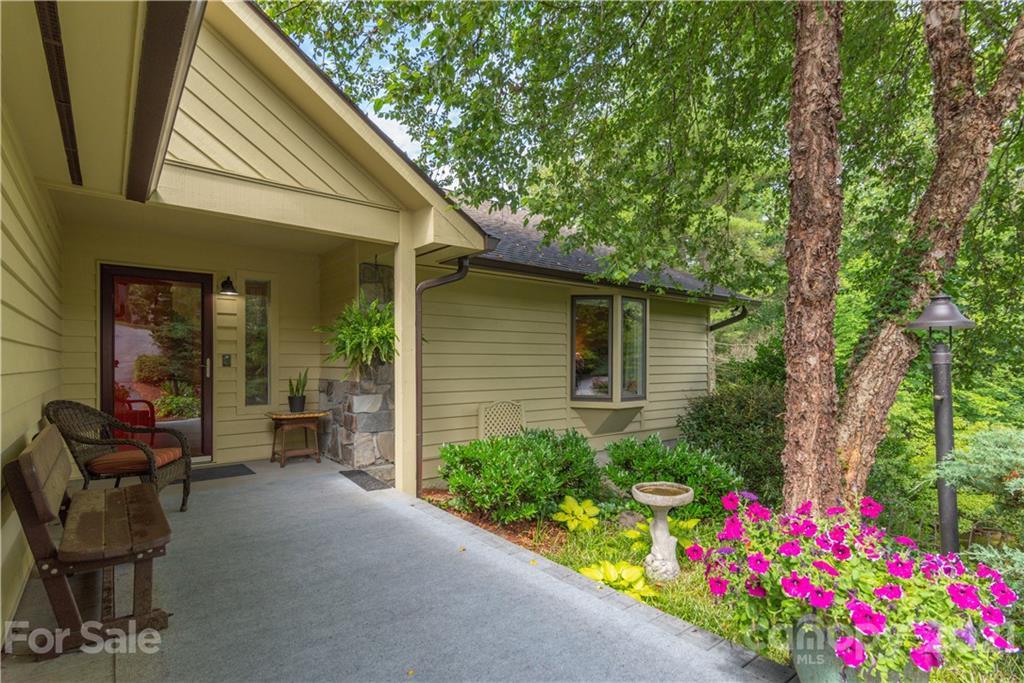 50 Hillcreek Dr., Asheville, NC 28804