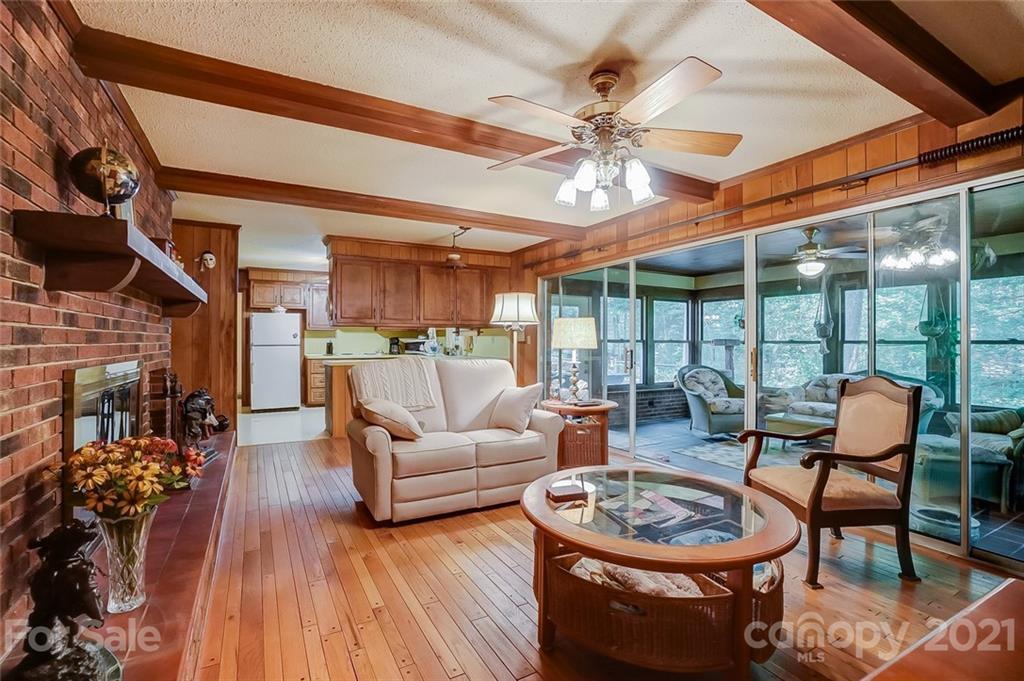 2718 Monarch Dr., Charlotte, NC 28214