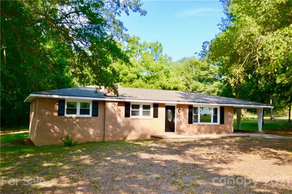 327 Chesterfield Rd., Mooresboro, NC 28114