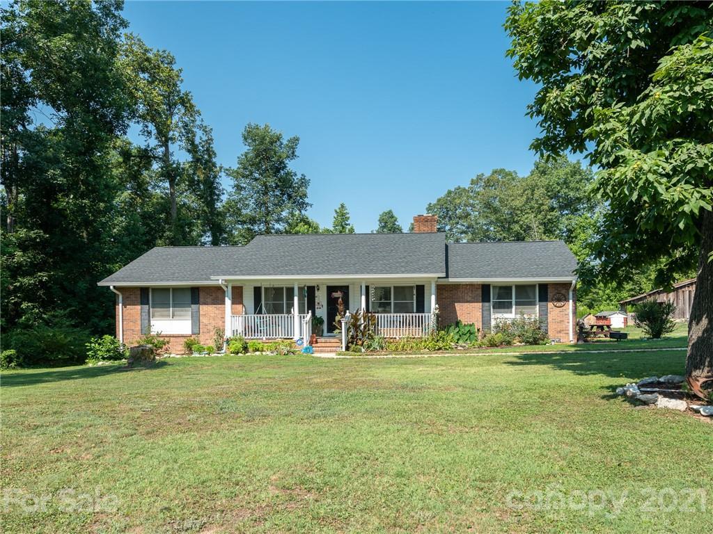 207 Plonk Rd., Dallas, NC 28034
