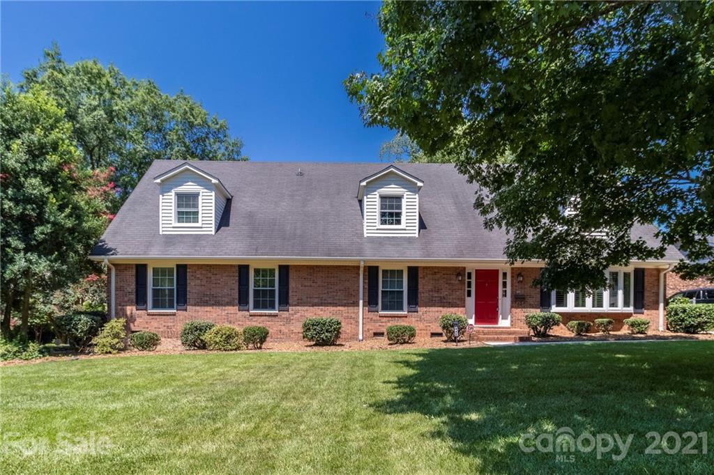 6442 Long Meadow Rd., Charlotte, NC 28210