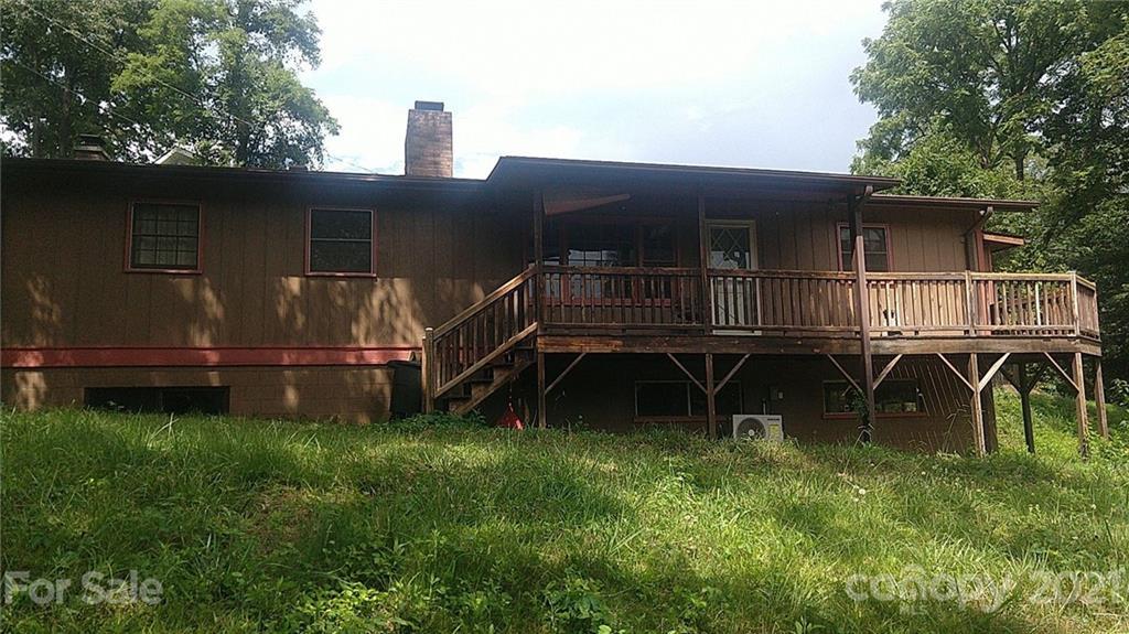 82 Crestfield Ave., Asheville, NC 28804