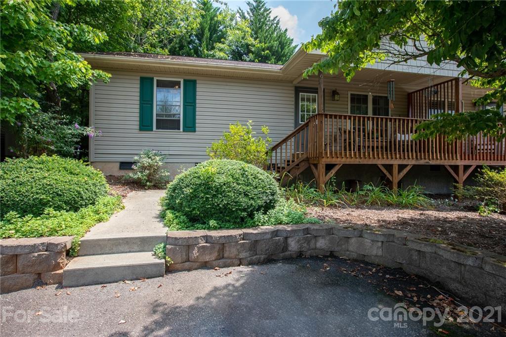 6 Buckshot Ridge Dr., Asheville, NC 28804