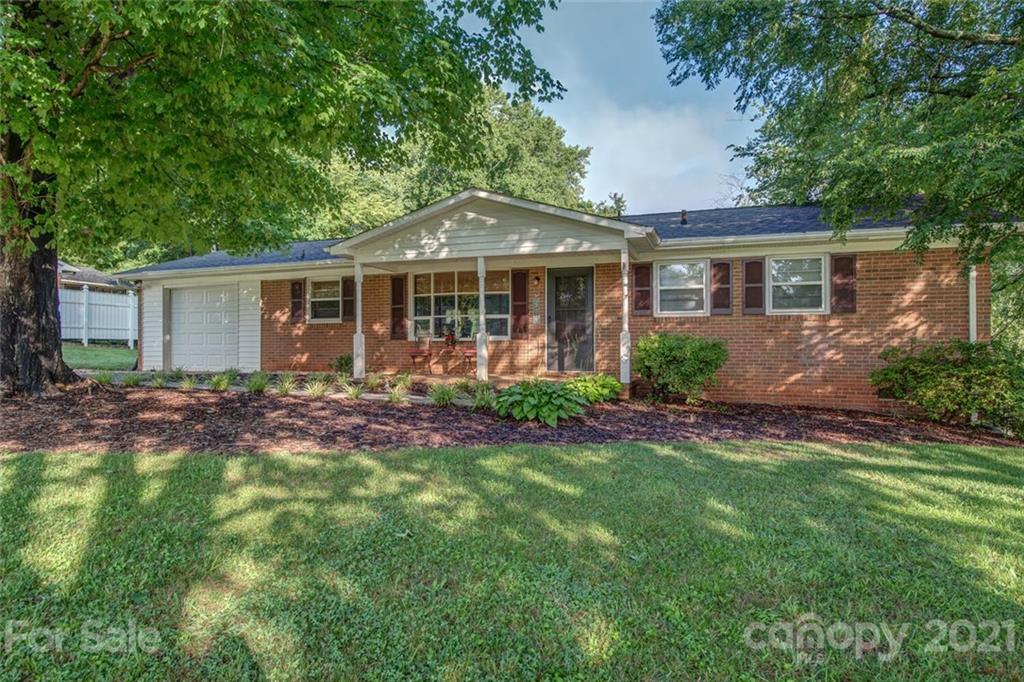 105 Vina Pl., Mount Holly, NC 28120