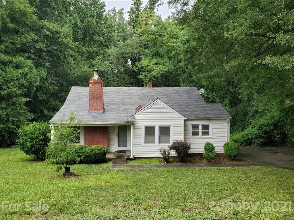 502 Queens Rd., Gastonia, NC 28052