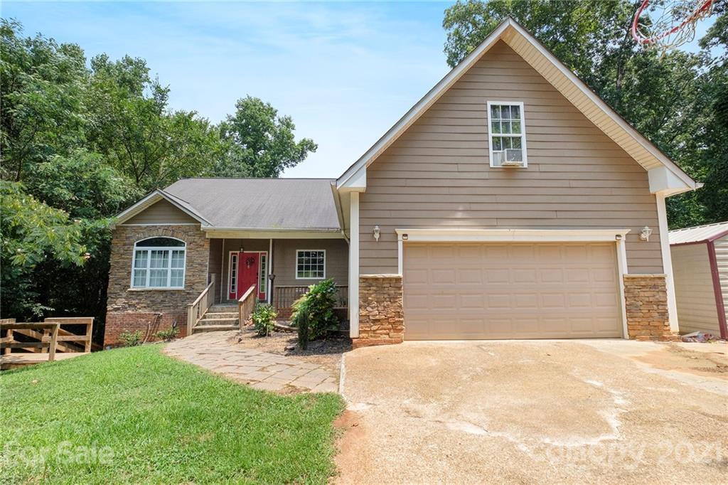 184 Silver Birch Ln., Mount Holly, NC 28120