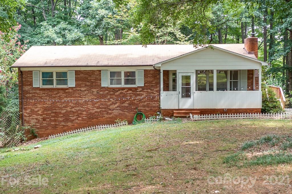 7065 Fieldcrest Ln., Denver, NC 28037