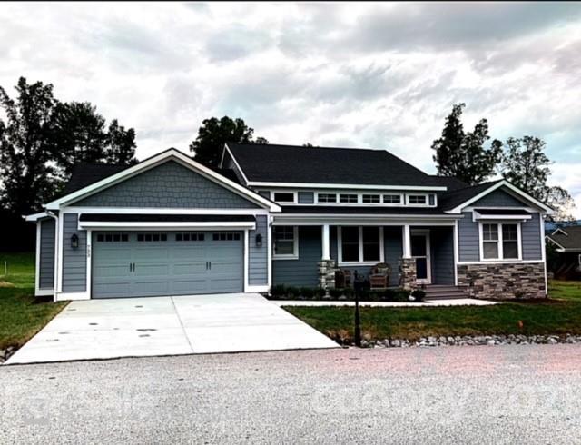 733 Blacksmith Run Dr., Hendersonville, NC 28792