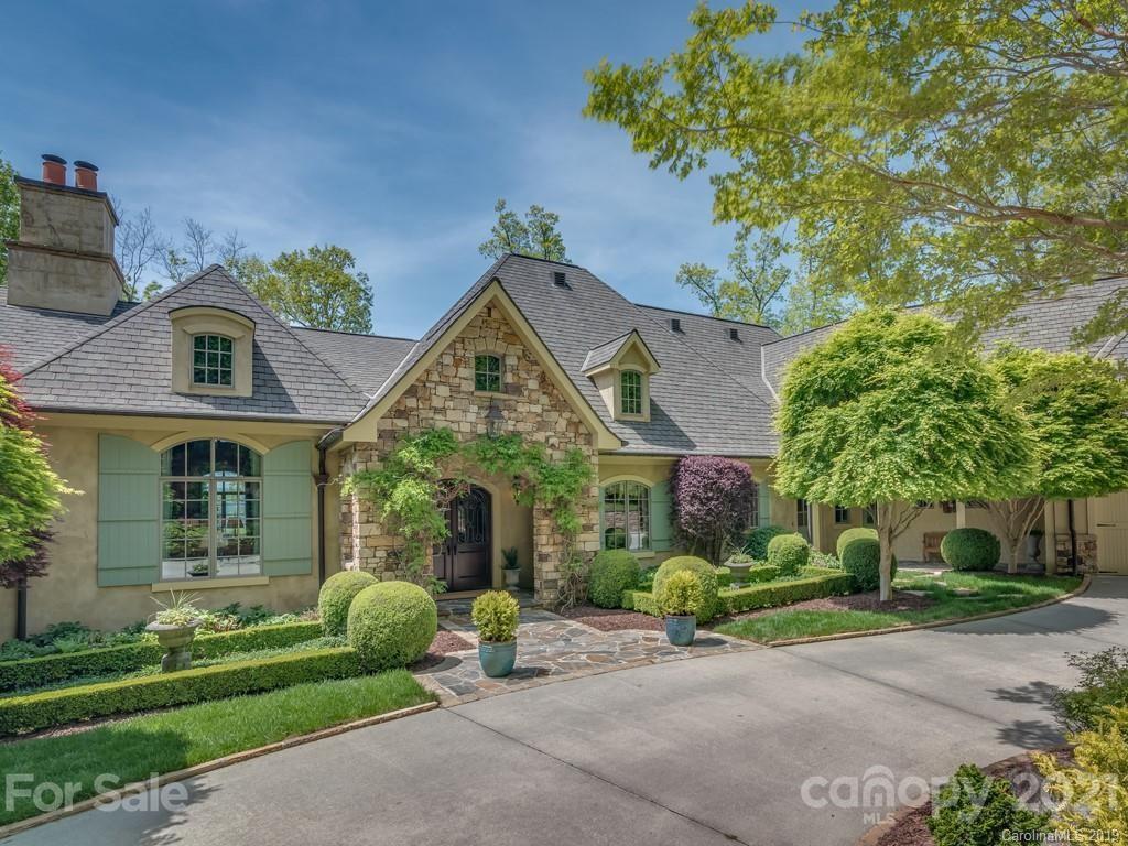 501 High Cliffs Rd., Hendersonville, NC 28739