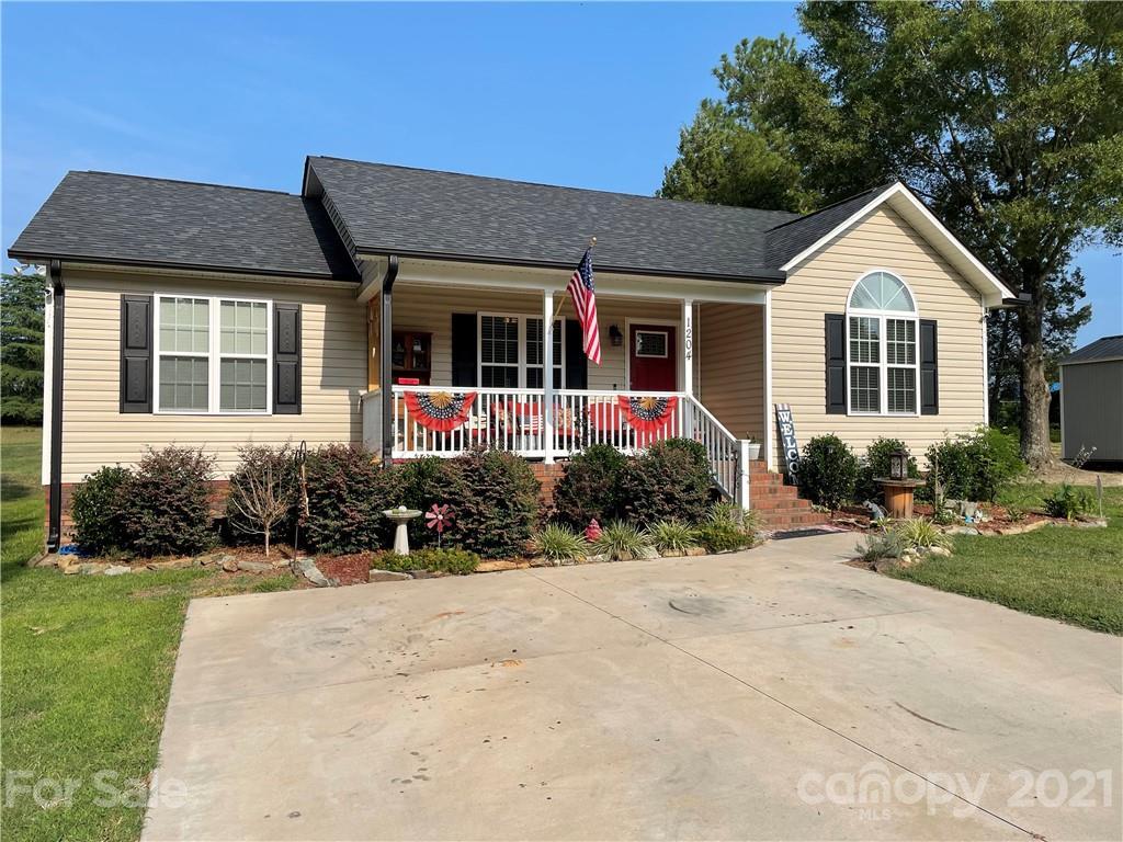 1204 Carolyn Ave., Kannapolis, NC 28083