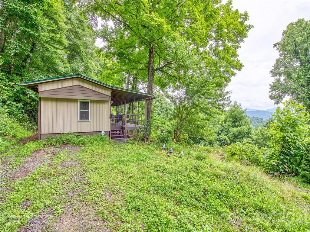 162 Lookout Ln., Waynesville, NC 28785