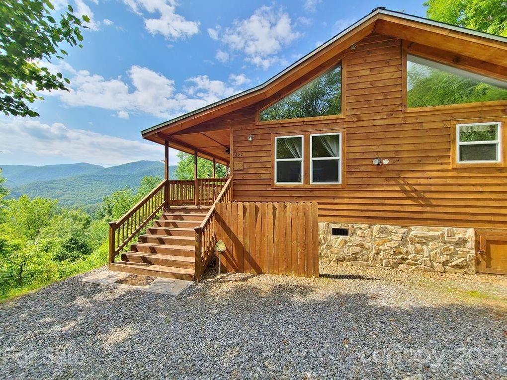629 Timbuktu Rd., Sylva, NC 28779