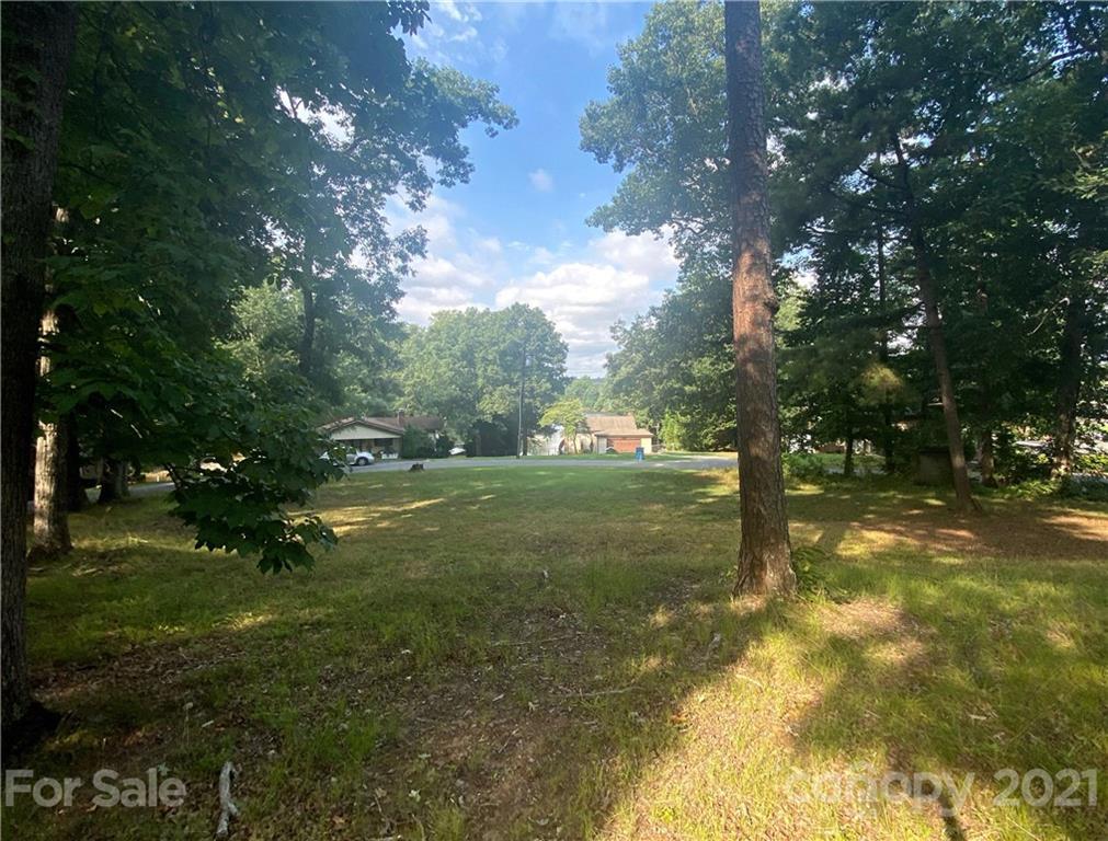475 Hughes Blvd., Hickory, NC 28601