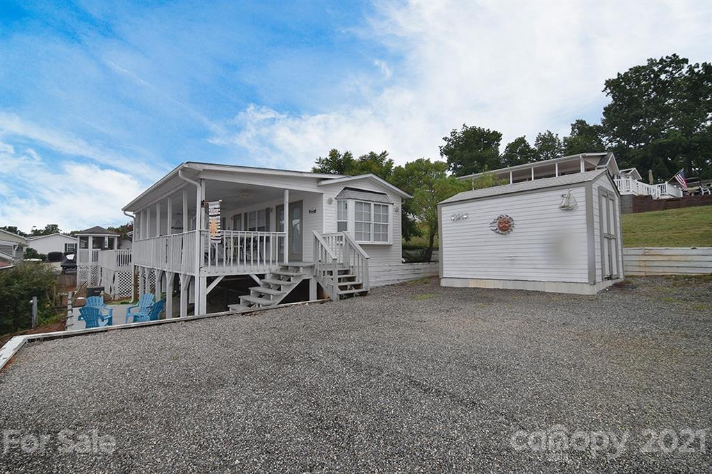 108 Brit Ln., New London, NC 28127