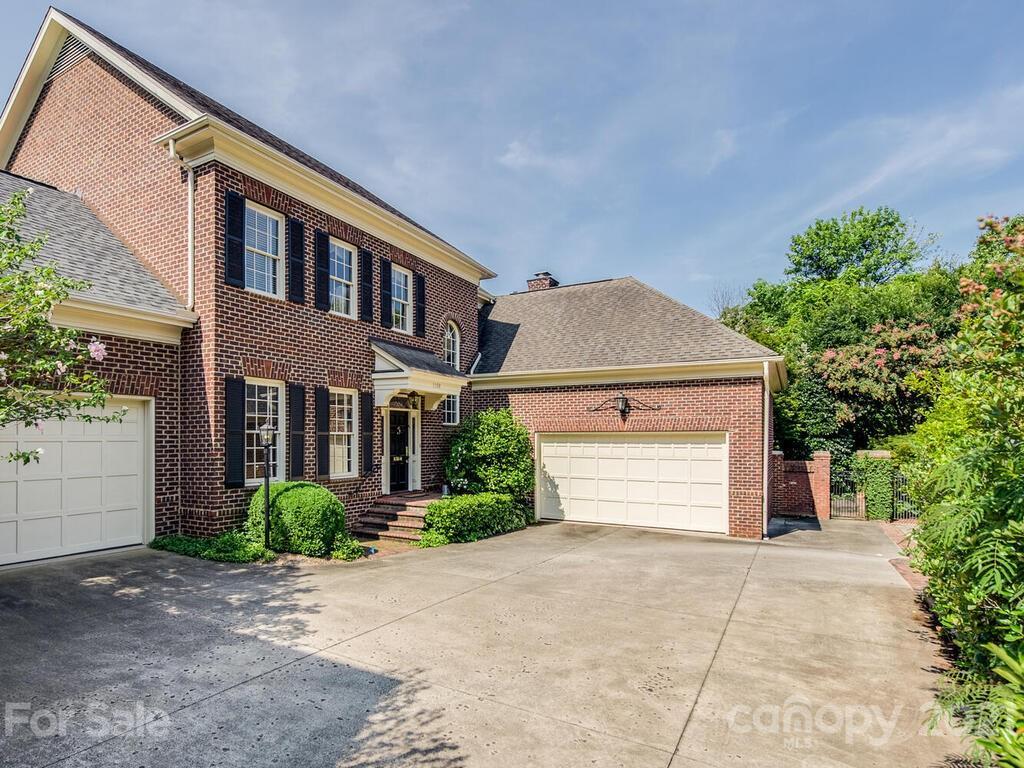 1158 Kings Dr. ##33, Charlotte, NC 28207