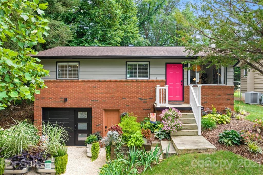 453 Riverview Dr., Asheville, NC 28806