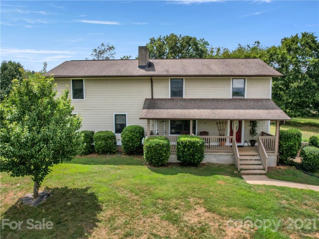 18 Peace Haven Dr., Asheville, NC 28806