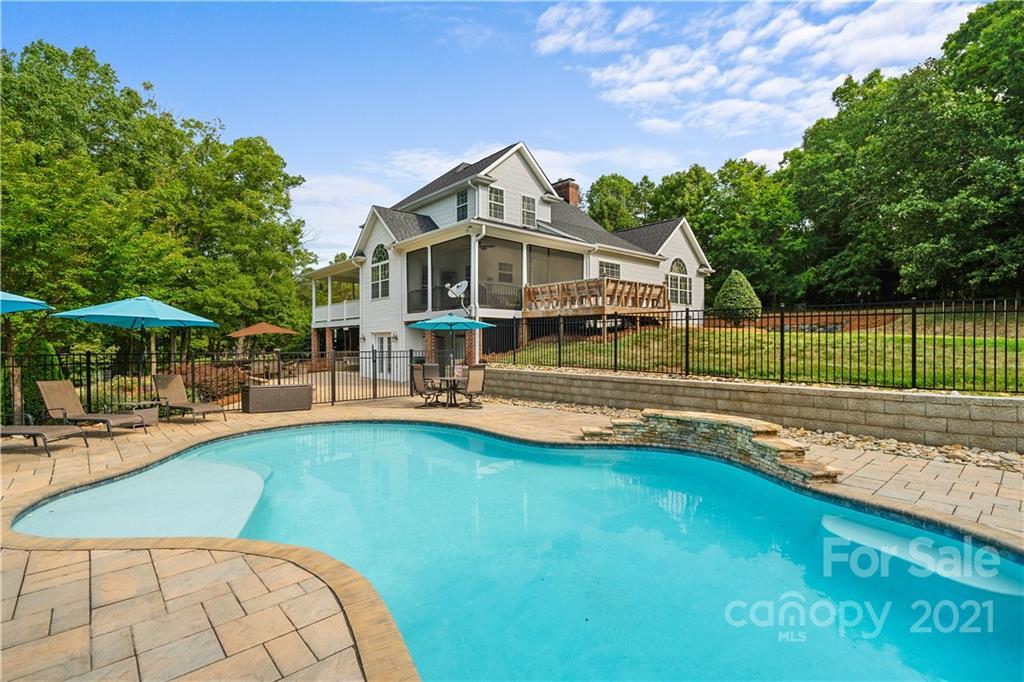 165 Live Oak Ln., Mooresville, NC 28115