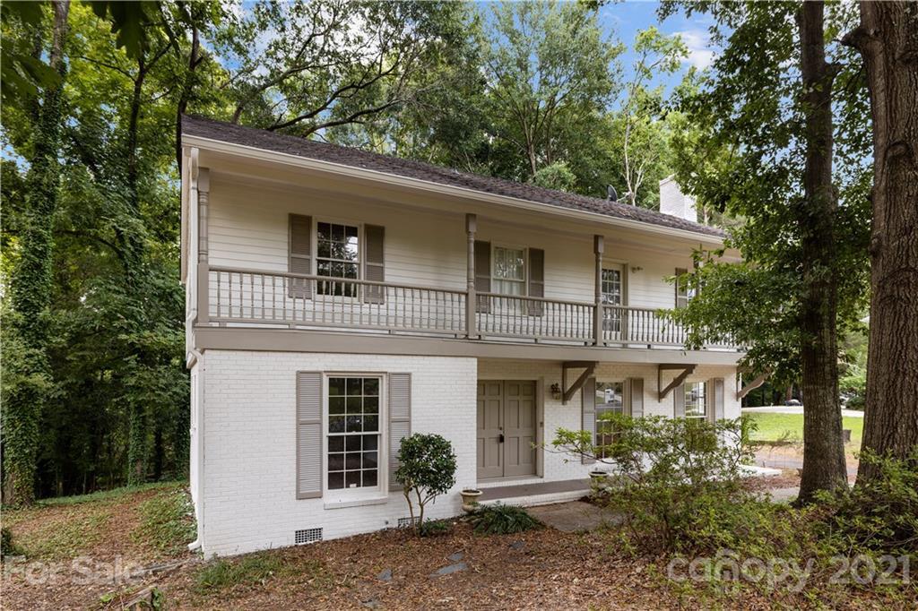 6813 Dulverton Dr., Charlotte, NC 28226