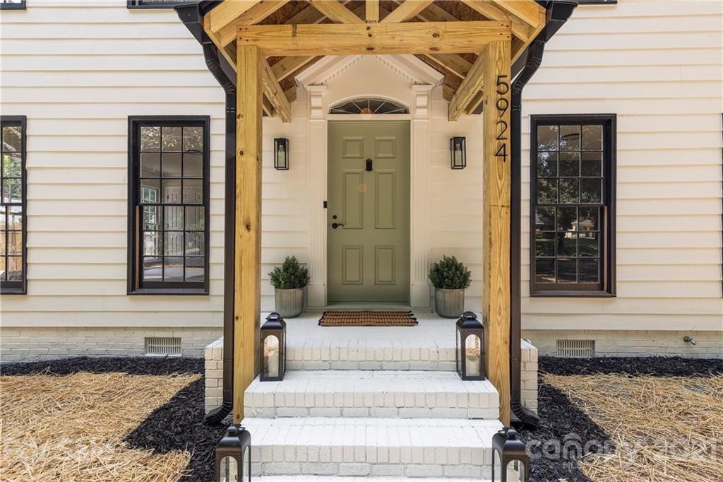 5924 Portburn Rd., Charlotte, NC 28211