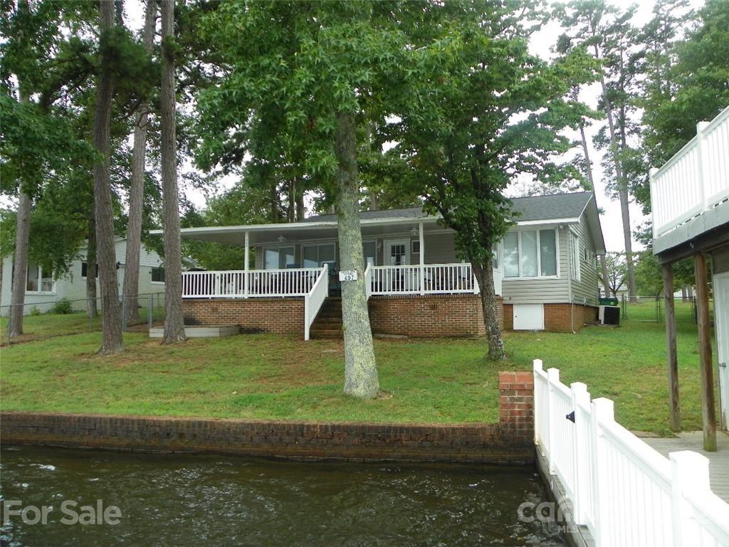 762 Pinehaven Dr., New London, NC 28127