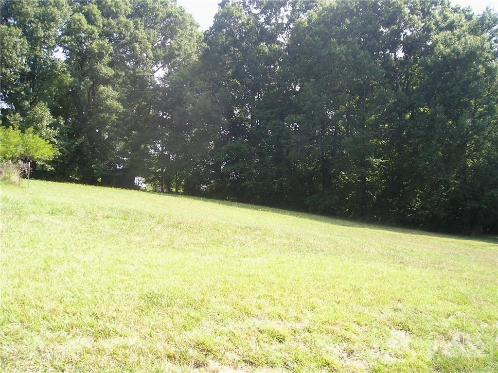 000 Pepperidge Ln., Monroe, NC 28110