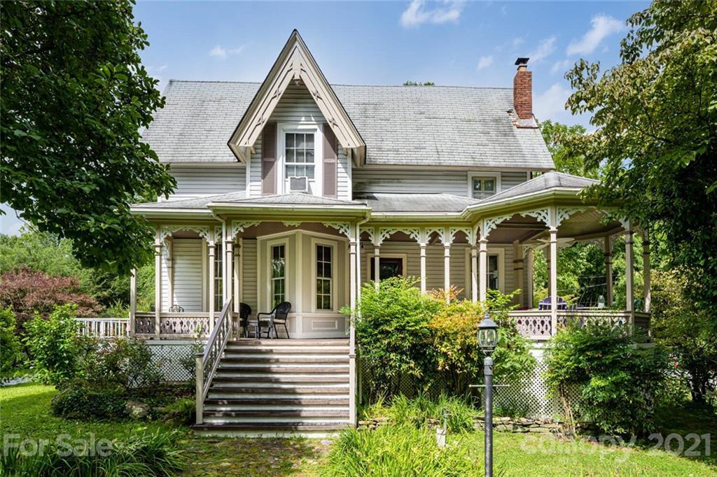 85 Coates St., Saluda, NC 28773