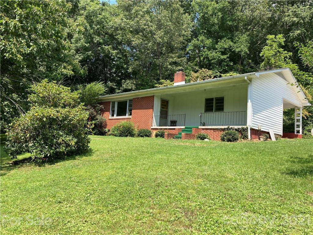 206 Wagon Wheel Cir., Waynesville, NC 28785