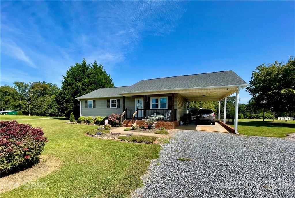 507 Ledford Rd., Ellenboro, NC 28040