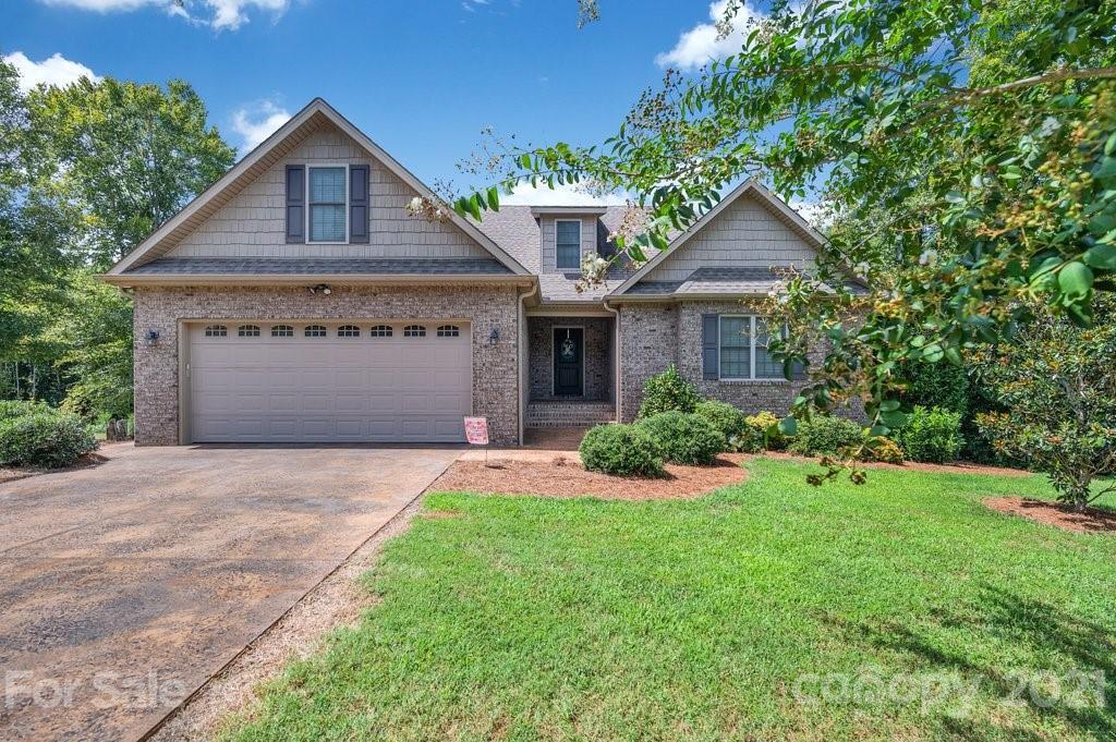 228 Donsdale Dr., Statesville, NC 28625