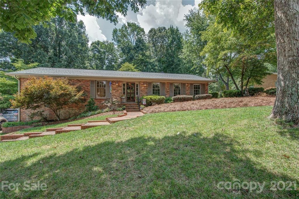 2165 Ridgewood Dr., Gastonia, NC 28054