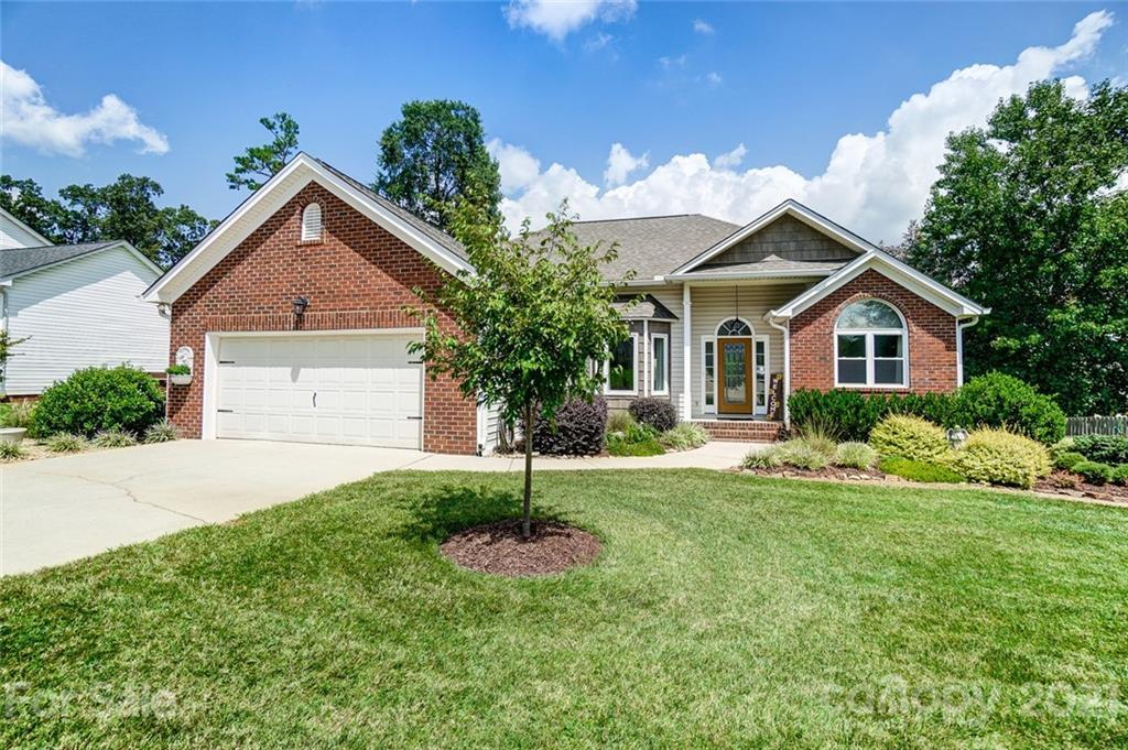 204 Silver Birch Ln., Mount Holly, NC 28120