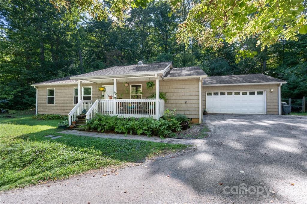 8 Scarlet Oak Ln., Asheville, NC 28803