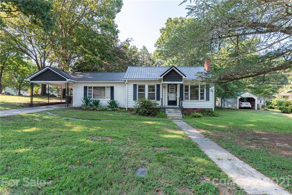 811 Sprucewood St., Kannapolis, NC 28081