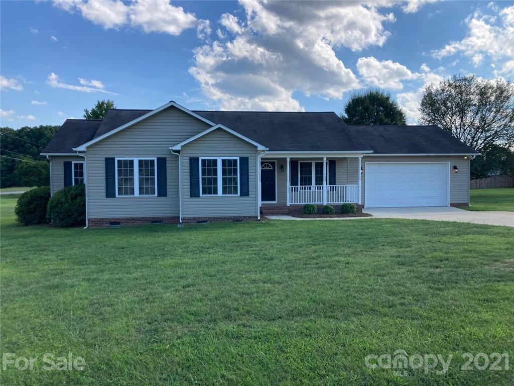 105 Sun Ln., Mooresville, NC 28115