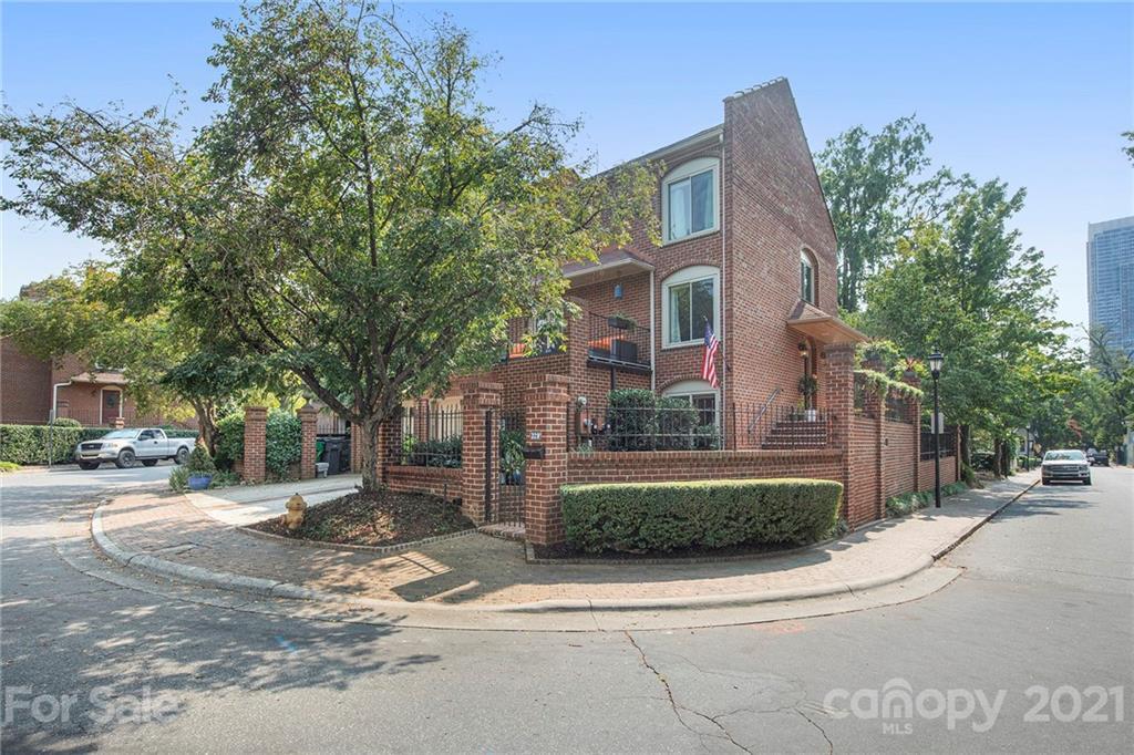 329 Settlers Ln., Charlotte, NC 28202
