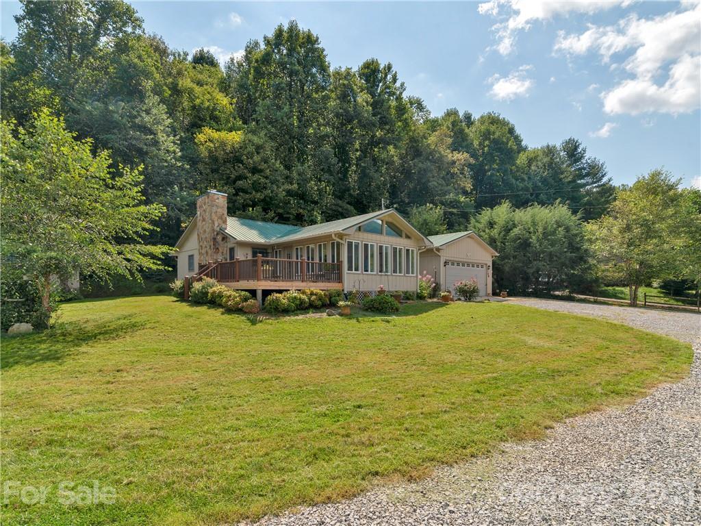 109 Mount Valley Rd., Waynesville, NC 28785
