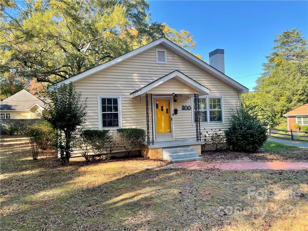 300 Harvard St., Monroe, NC 28112