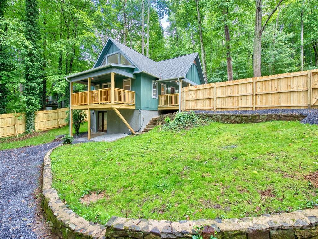 90 Ash Dr., Maggie Valley, NC 28751
