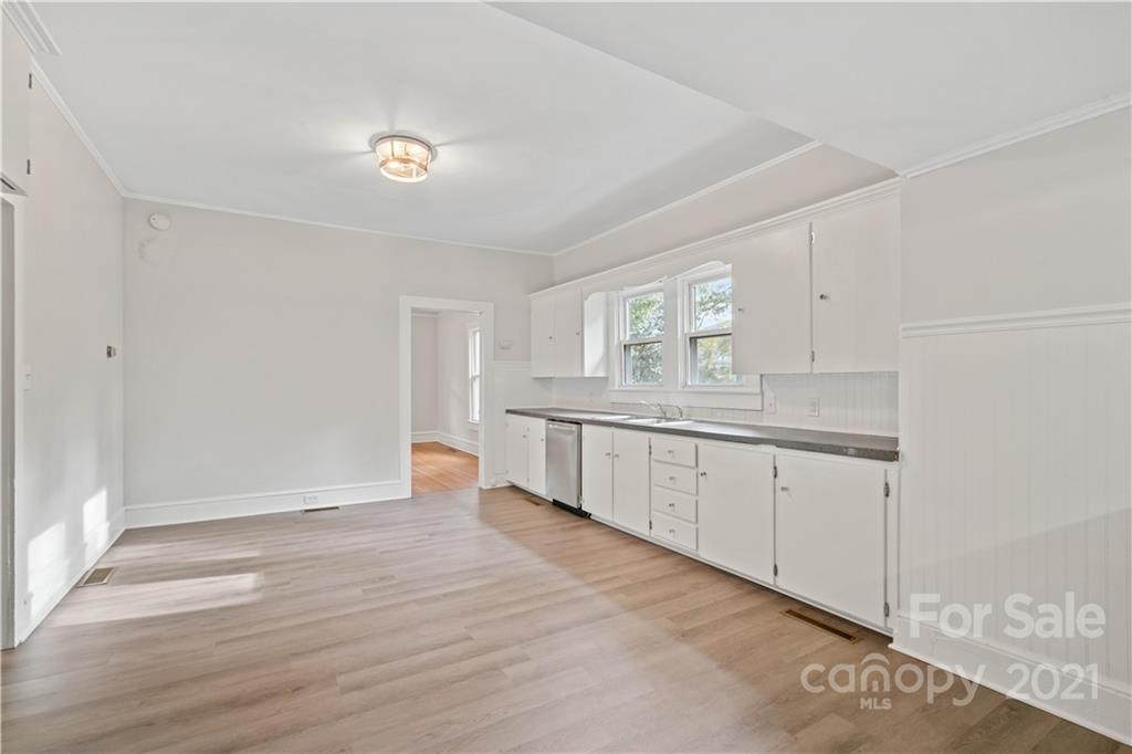 304 Martin Luther King Jr Ave., Kannapolis, NC 28083