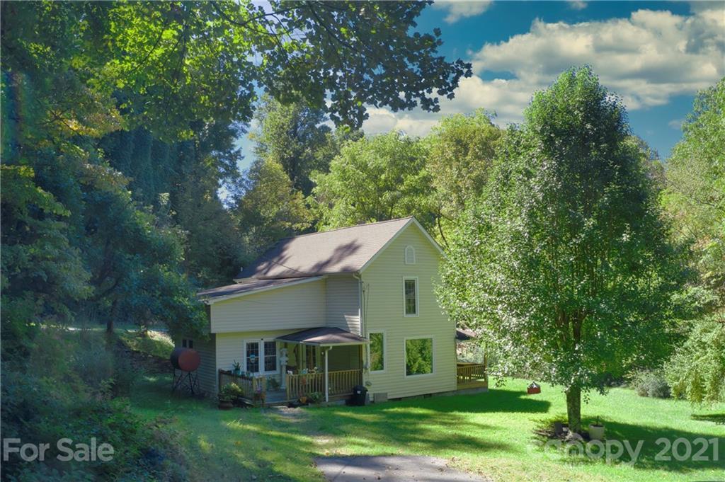 141 Candlestick Ln., Sylva, NC 28779