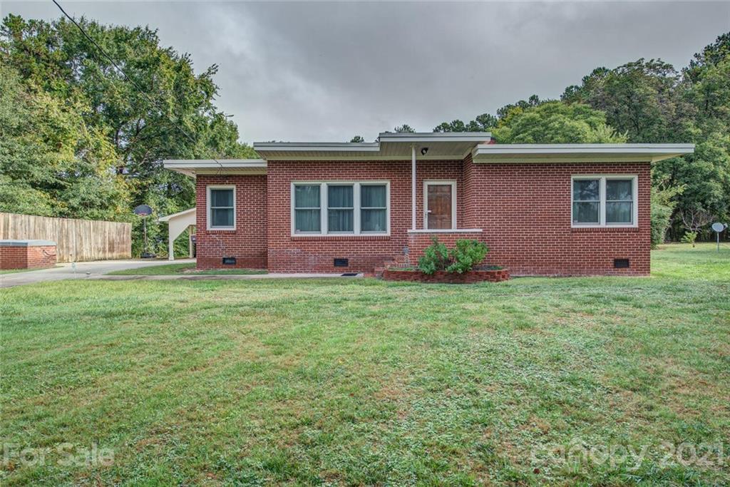 718 Neal Hawkins Rd., Gastonia, NC 28056