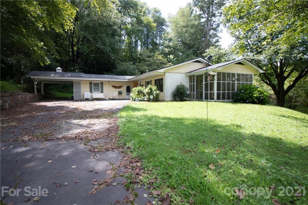 206 Crawford Cove Rd., Sylva, NC 28779