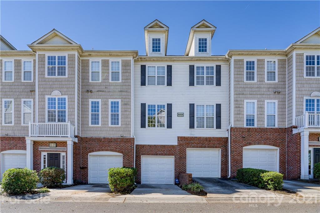6824 Park Place Dr., Charlotte, NC 28262