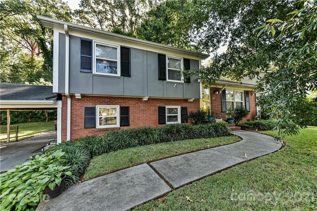 1701 Weststone Dr., Charlotte, NC 28208