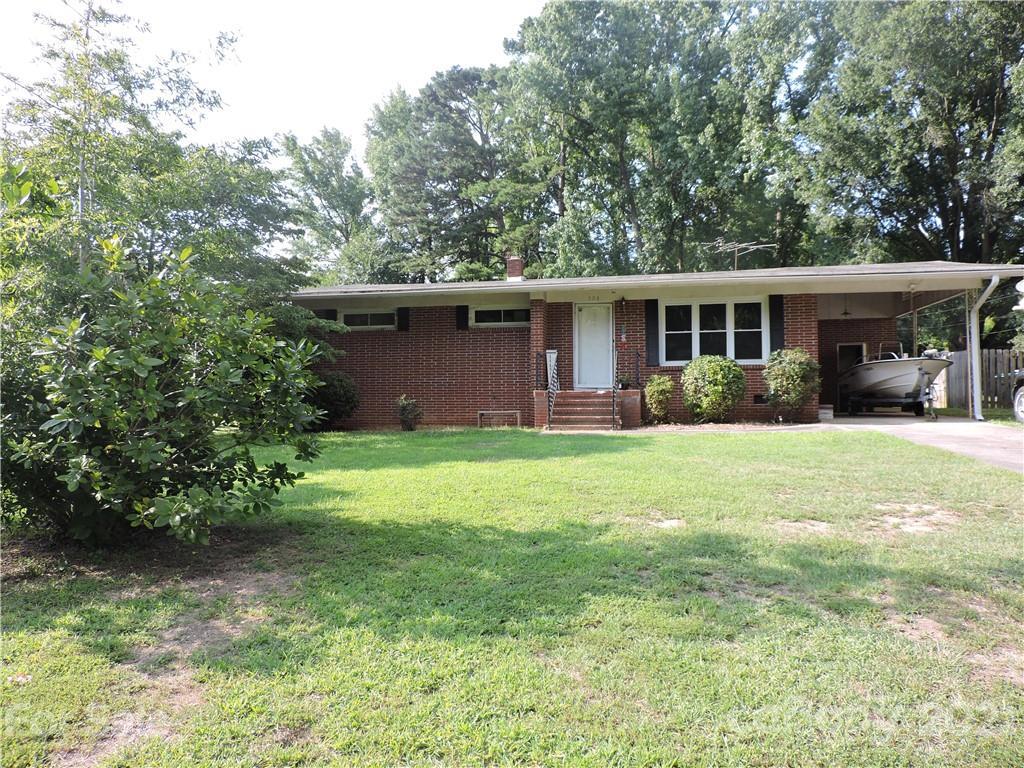 903 Honeysuckle Ln., Albemarle, NC 28001