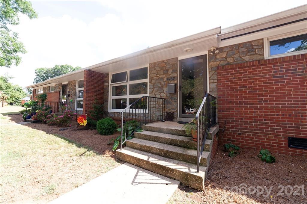 4737 Woodlark Ln., Charlotte, NC 28211